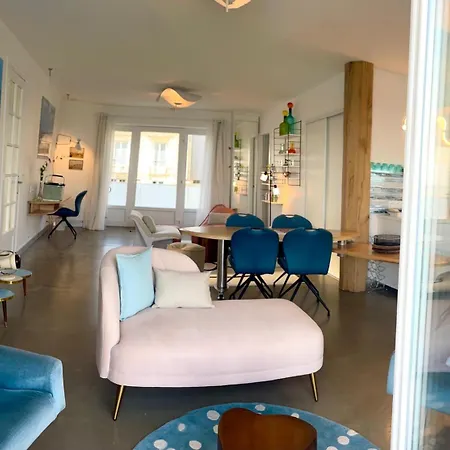 Fenetre Sur I Cap アパート *